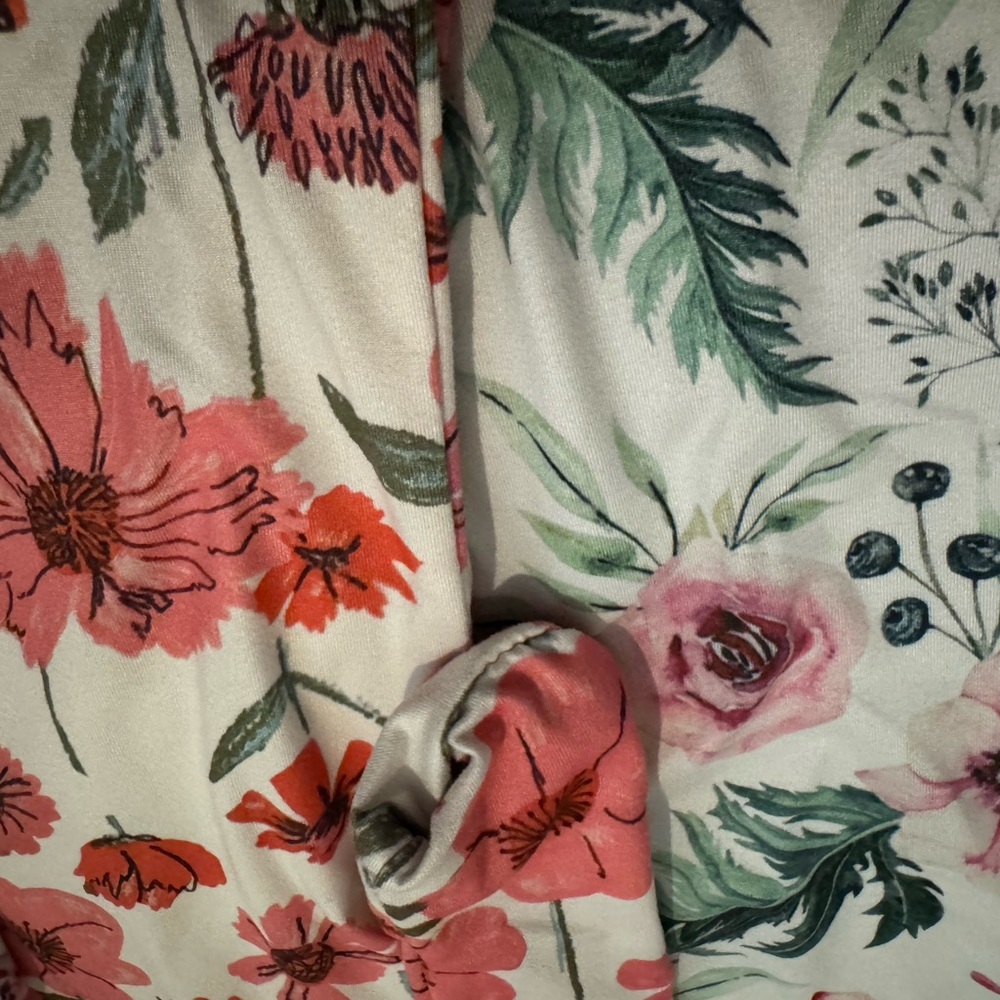 Terriboo Baby Girl (0-3 months) Long Sleeve Knotted gowns with matching hat x4 - Picture 3 of 11